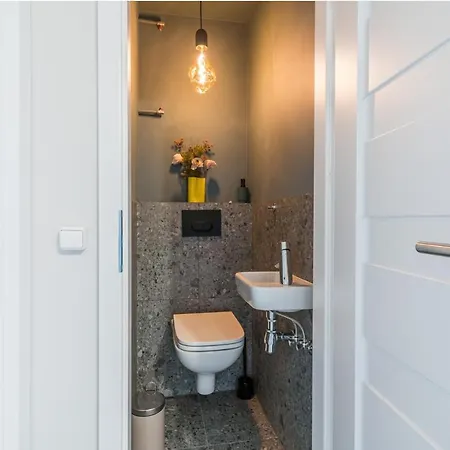 Bunny - Cozy And Peaceful Place, 12 Minutes From Old Town & Seaside Homestay szállás