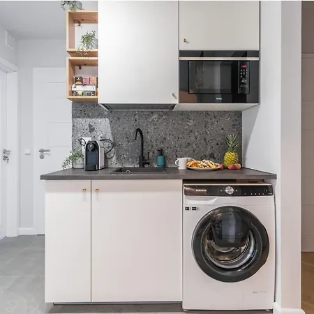 Bunny - Cozy And Peaceful Place, 12 Minutes From Old Town & Seaside Homestay szállás *