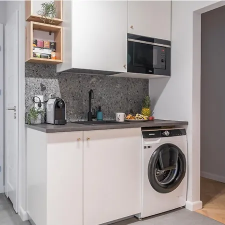 Bunny - Cozy And Peaceful Place, 12 Minutes From Old Town & Seaside ホームステイ *