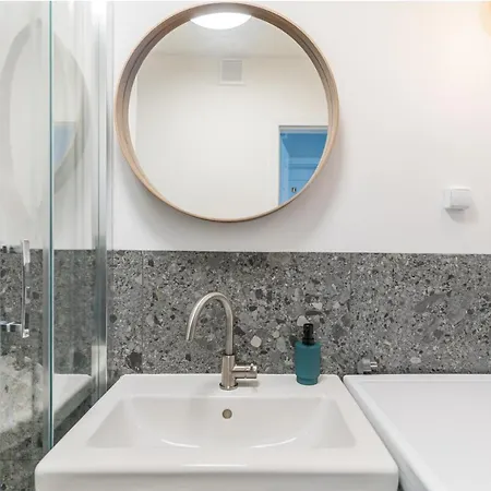 Homestay Bunny - Cozy And Peaceful Place, 12 Minutes From Old Town & Seaside *